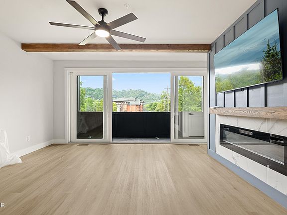 2nd image of 215 Circle Dr #6