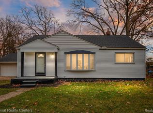21190 Westhampton St, Oak Park, MI