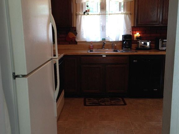 4th image of 232 Samantha Dr