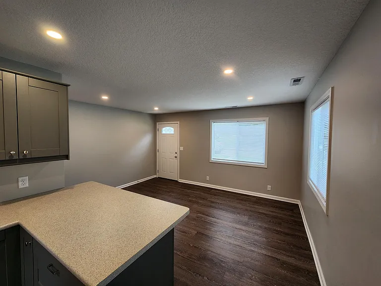 424 Nussbaum Ave — Photo 9