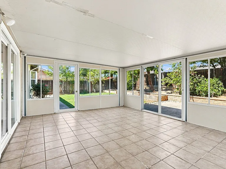 522 Lanning Ct — Photo 10