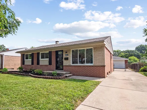 14900 Cavell St, Livonia, MI 48154