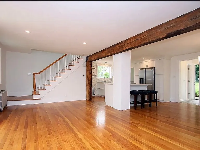 570 Westfield Ave — Photo 2