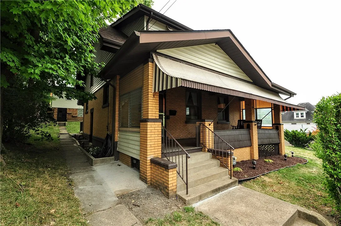 222 N McDonald St photo 1