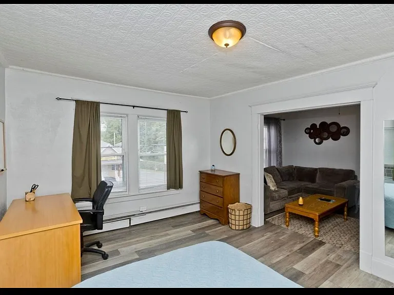 337 Newton St #2 — Photo 2
