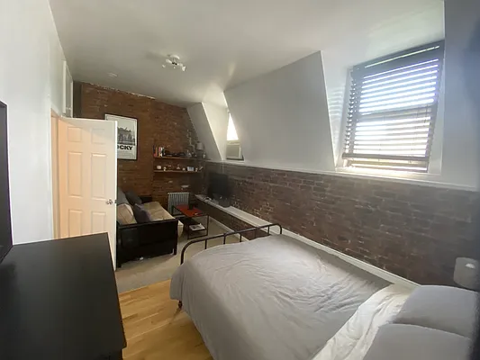 Rented by One Eleven Residential, Inc. | media 10