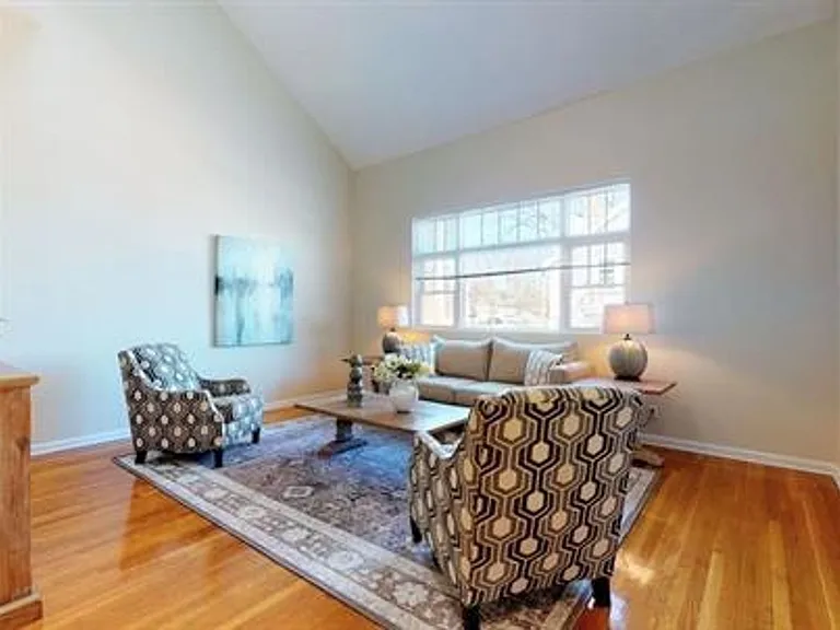 137 Glenville Ave #2 — Photo 4