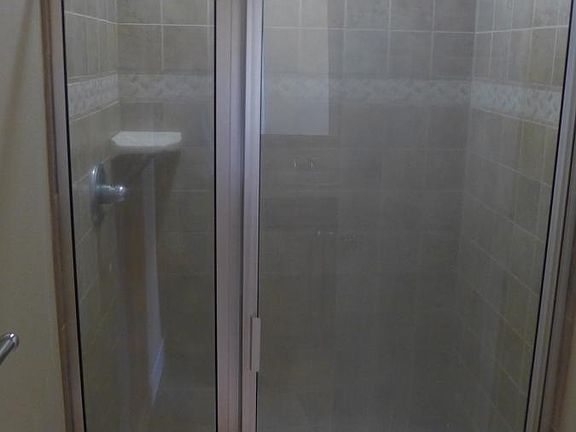 4th image of 227 167th St E
