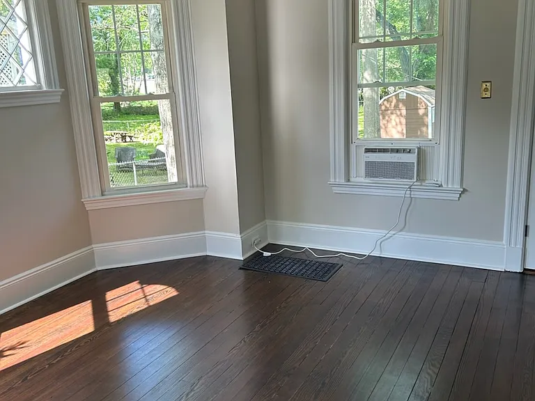 126 Grant Ave — Photo 8