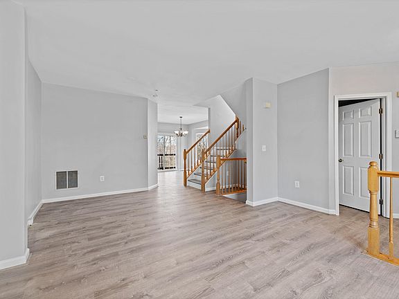 5th image of 111 Shannon Ct