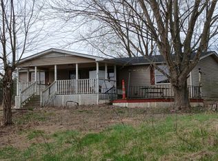 2767 S Hickory Grove Rd, Pekin, IN 47165