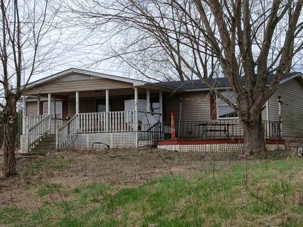 2767 S Hickory Grove Rd, Pekin, IN 47165