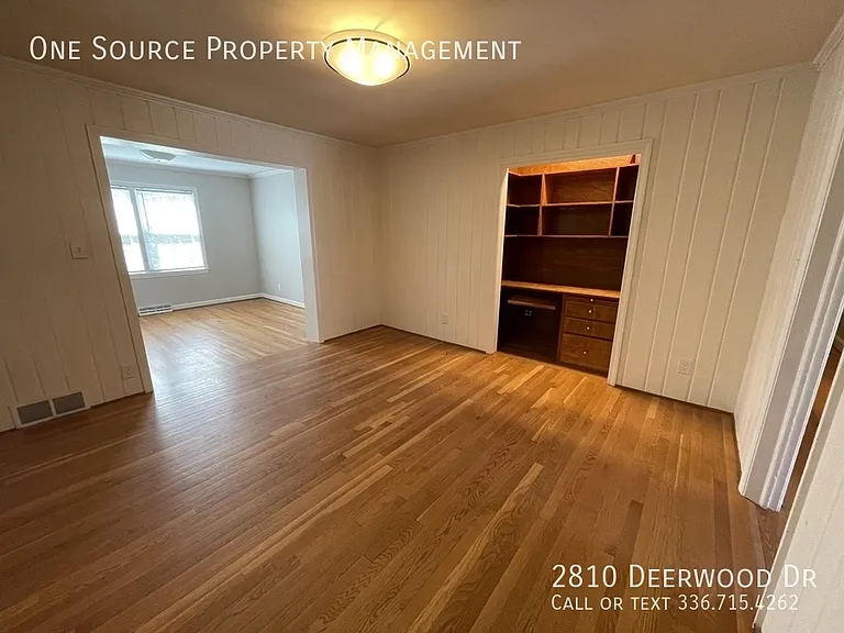2810 Deerwood Dr — Photo 7