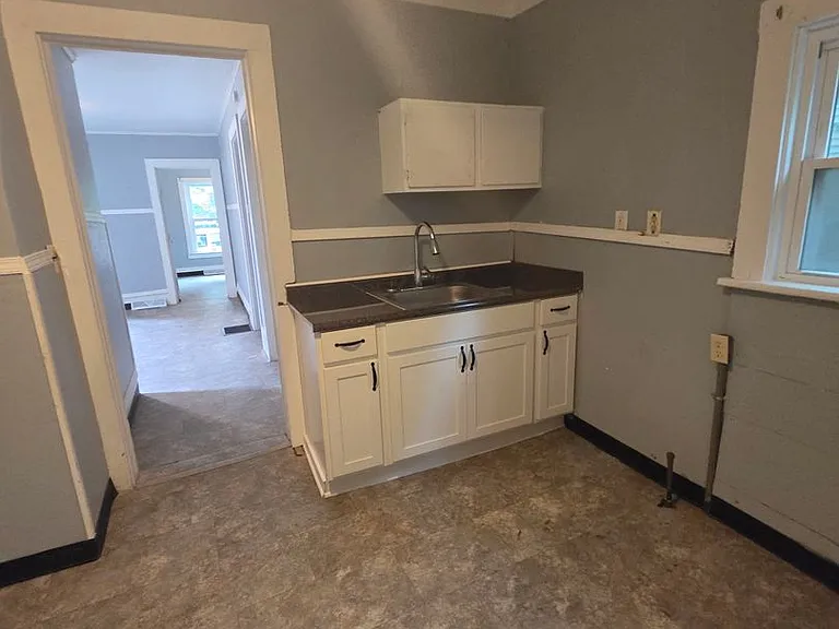 550 E 5th St #1 — Photo 9
