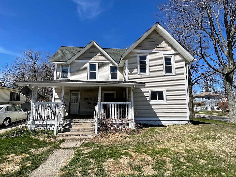 556 Broadway St, South Haven, MI 49090 Zillow