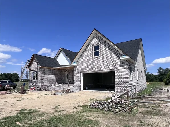 1102 W Carthage Rd, Lumberton, NC 28360