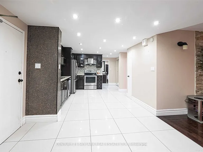 370 Dixon Rd #1601 — Photo 2