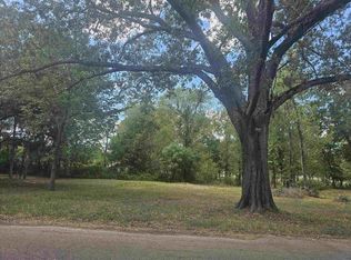612 E Eleanor St, Gladewater, TX 75647
