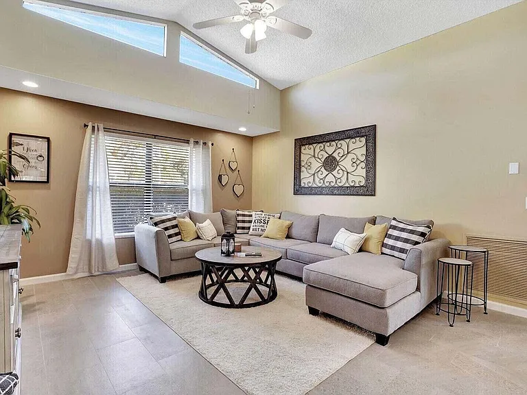 14148 Paddock Dr — Photo 6