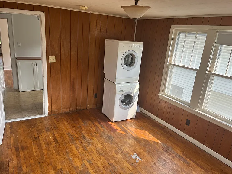 912 Wayne St — Photo 10
