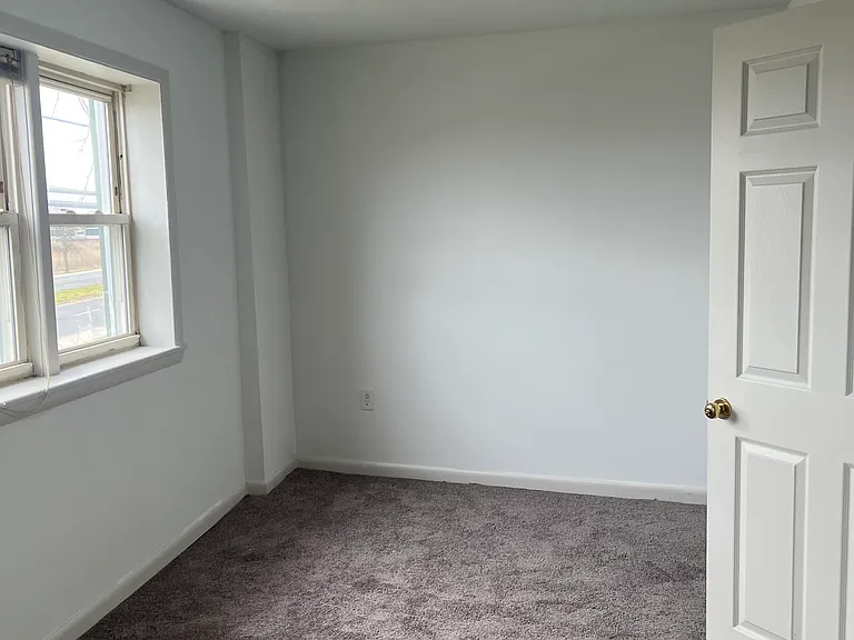 510 W Main St #5 — Photo 5