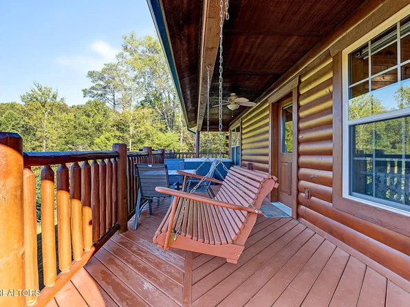 670 Magic Kingdom Ln, Sevierville, TN 37876