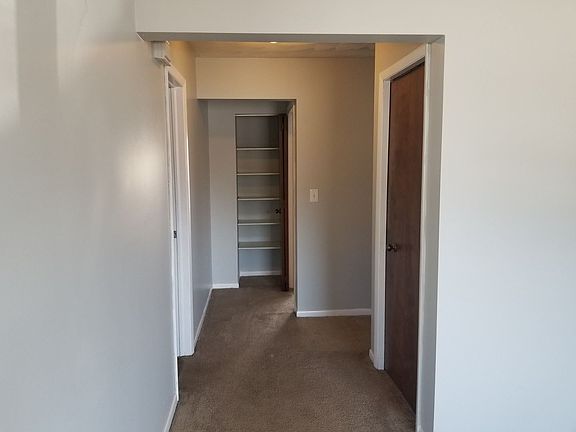 4th image of 110 E Grove Ave APT J