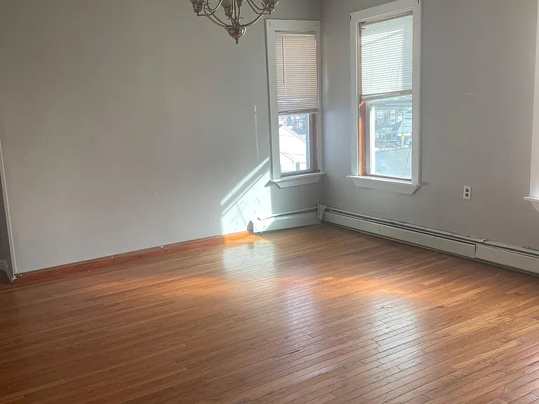 12 Freeman St #2 — Photo 1