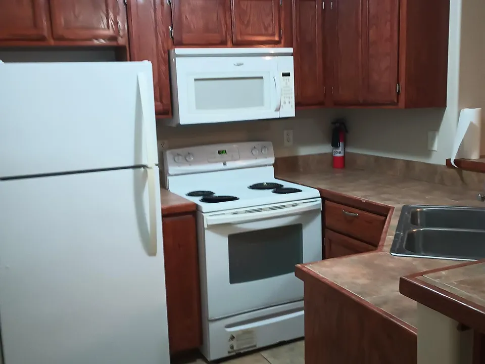 [plenty cabinet