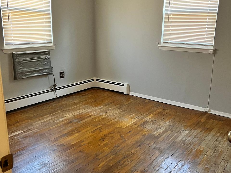 2nd image of 3131 Harding Ave #Na