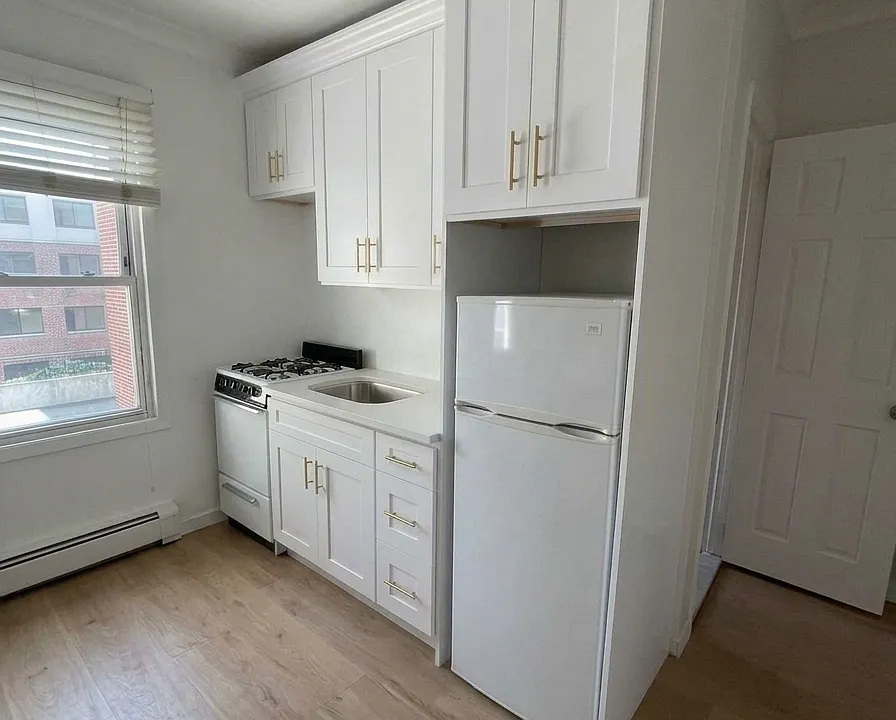 25-23 23rd St #2
