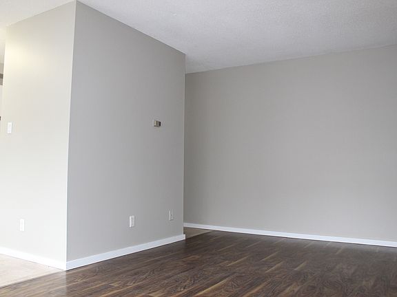 5th image of 901 5th Ave N