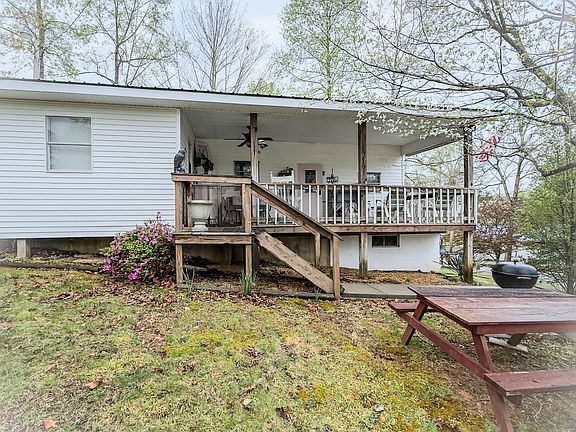 2nd image of 210 Echo Rd