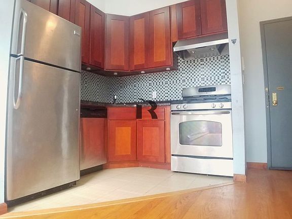 5th image of 176 Wilson Ave APT 4R