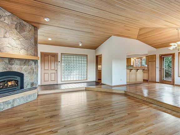 4th image of 19666 Sunshine Way