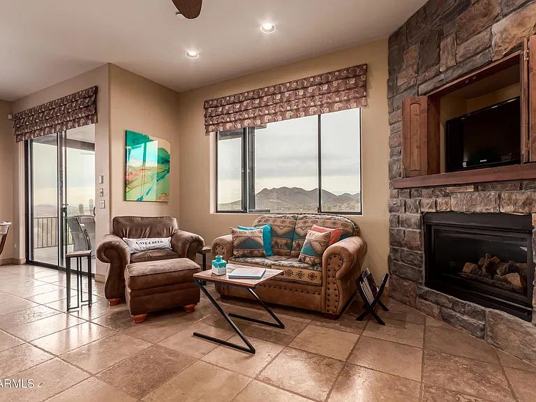 36138 N Summit Dr — Photo 18