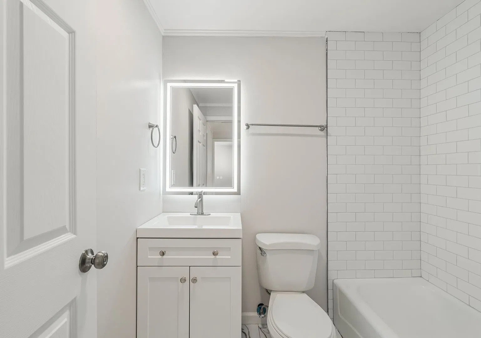 2114 Washington Ave — Photo 4