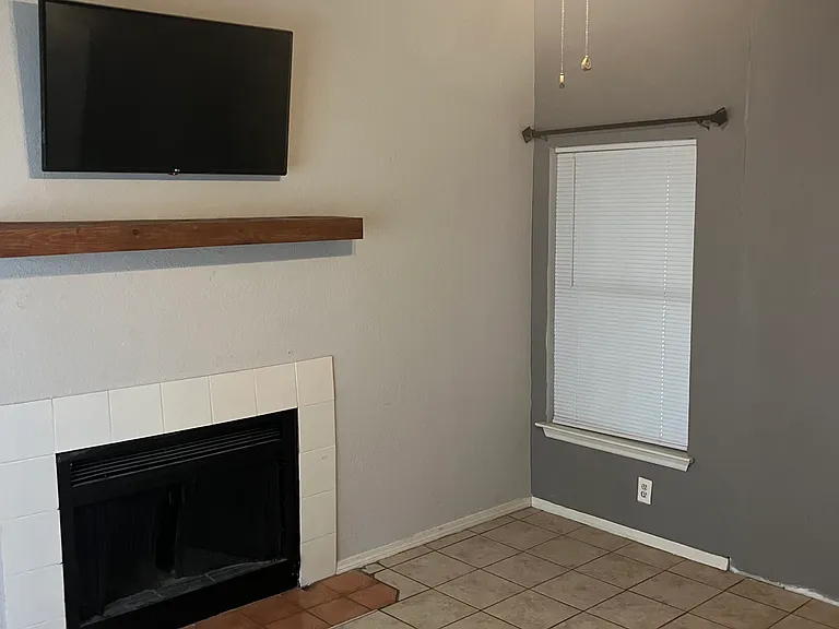 6207 Valley King — Photo 2