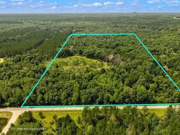 689 6th Ave, Hancock, WI 54943