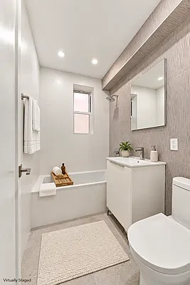Bathroom, photo 1