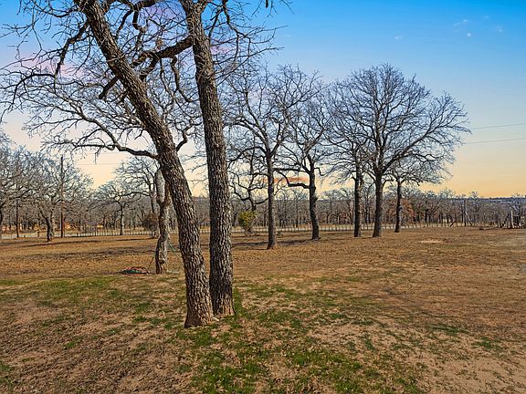 5th image of 624 County Road 3737