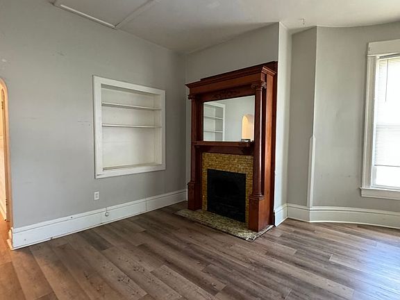 4th image of 703 E 14th St #1