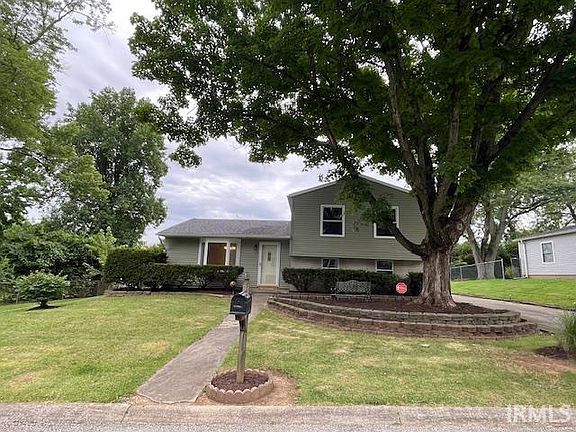 2nd image of 3342 N Kingsley Dr