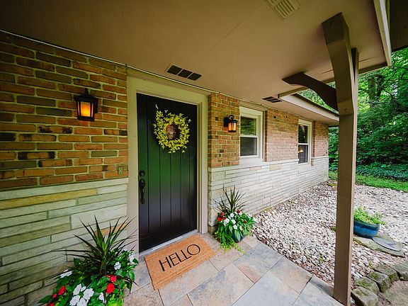 2nd image of 8015 Riverside Dr