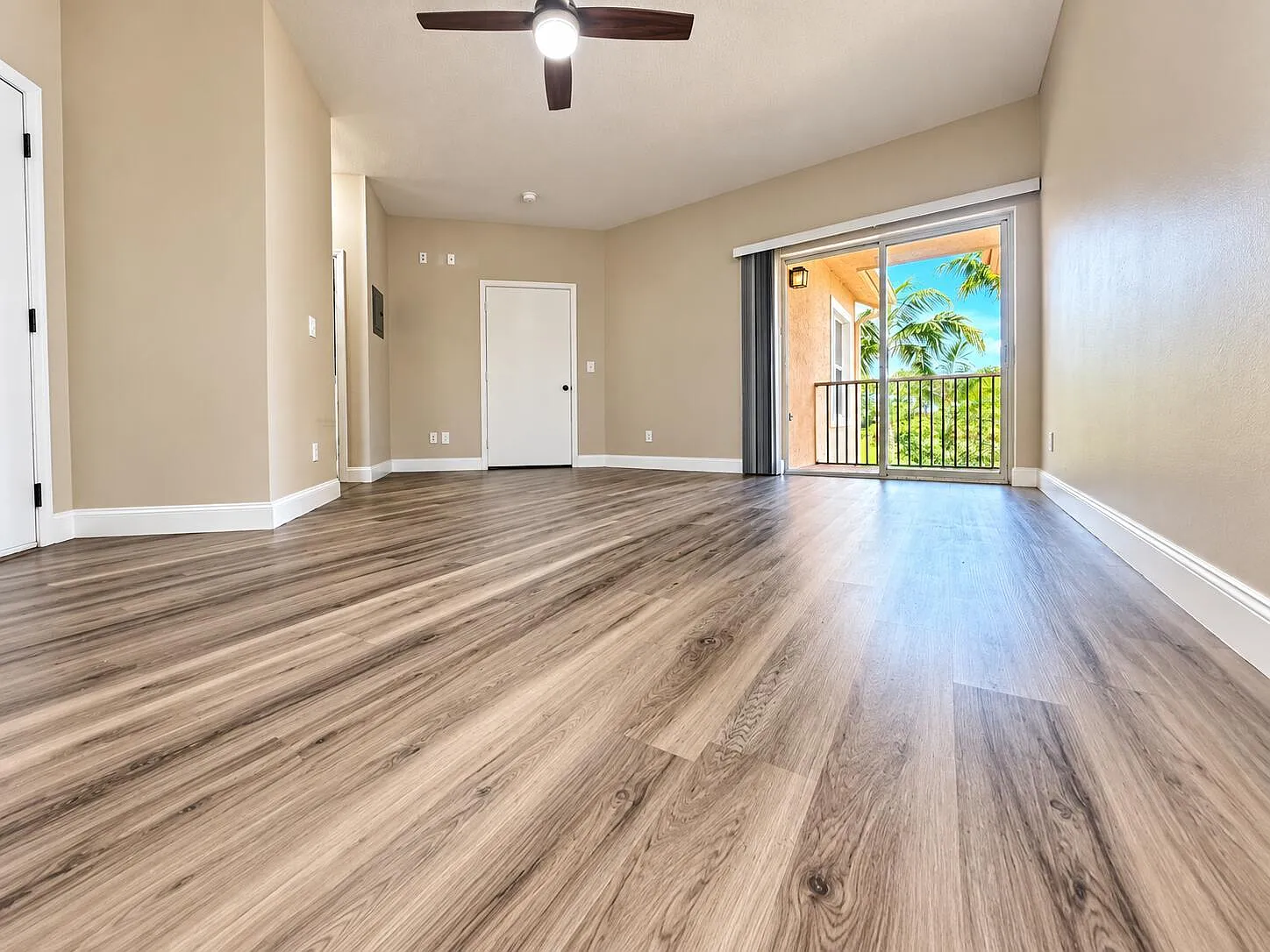 1 bed, 1.0 bath, 400 sqft, $1,200 — Photo 3