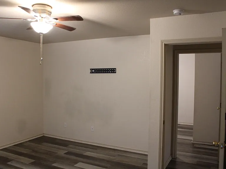 415 E 4th Ave #D — Photo 16