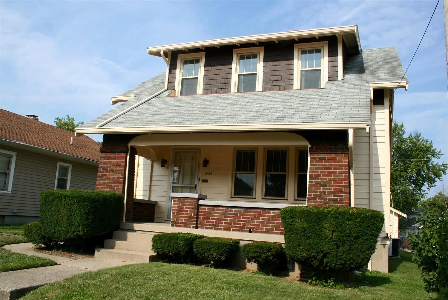 1935 Pleasant Ave photo 1
