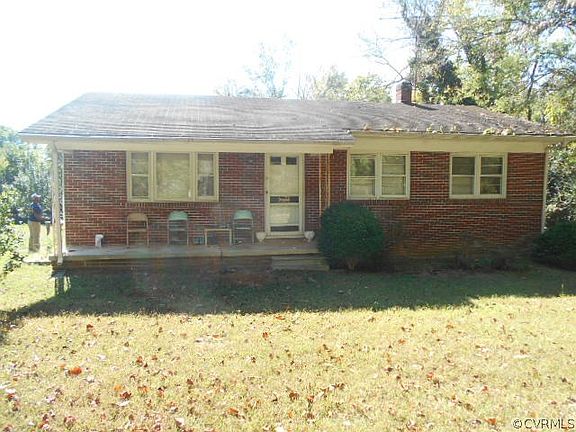 2nd image of 144 Thompson Ln