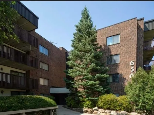 650 Whitney Ct APT 105, Gurnee, IL 60031