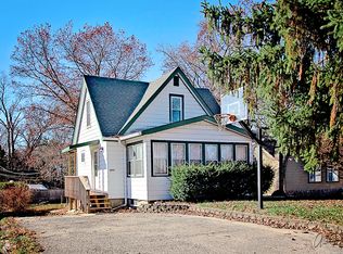 28537 W Treetop Rd, Ingleside, IL 60041